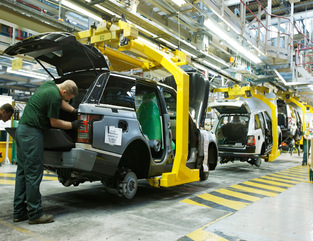 Tata Motors bags orders for over 2,500 CVs